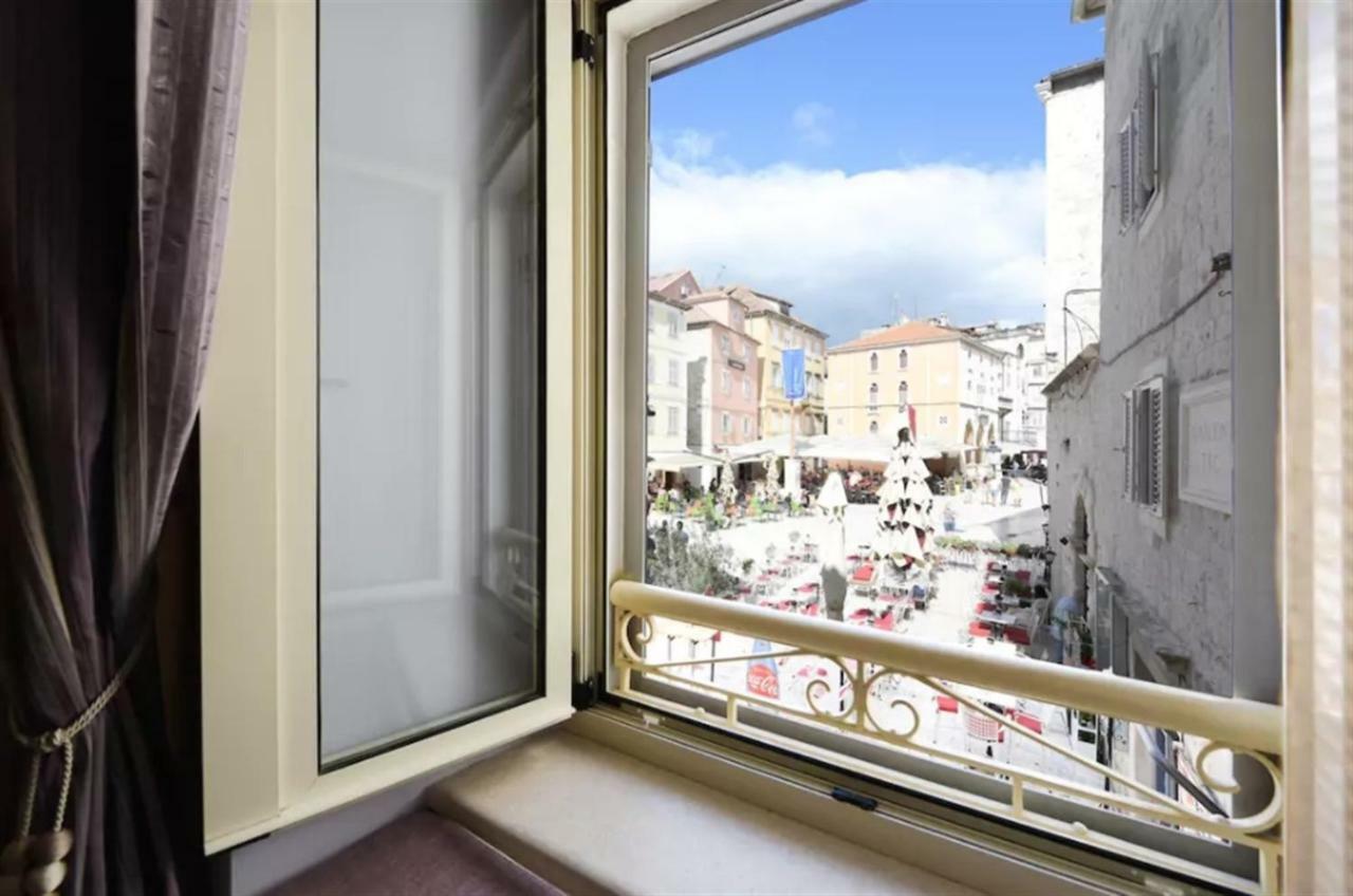 Location & Walk Score 93 With Washing Machine Apartment *