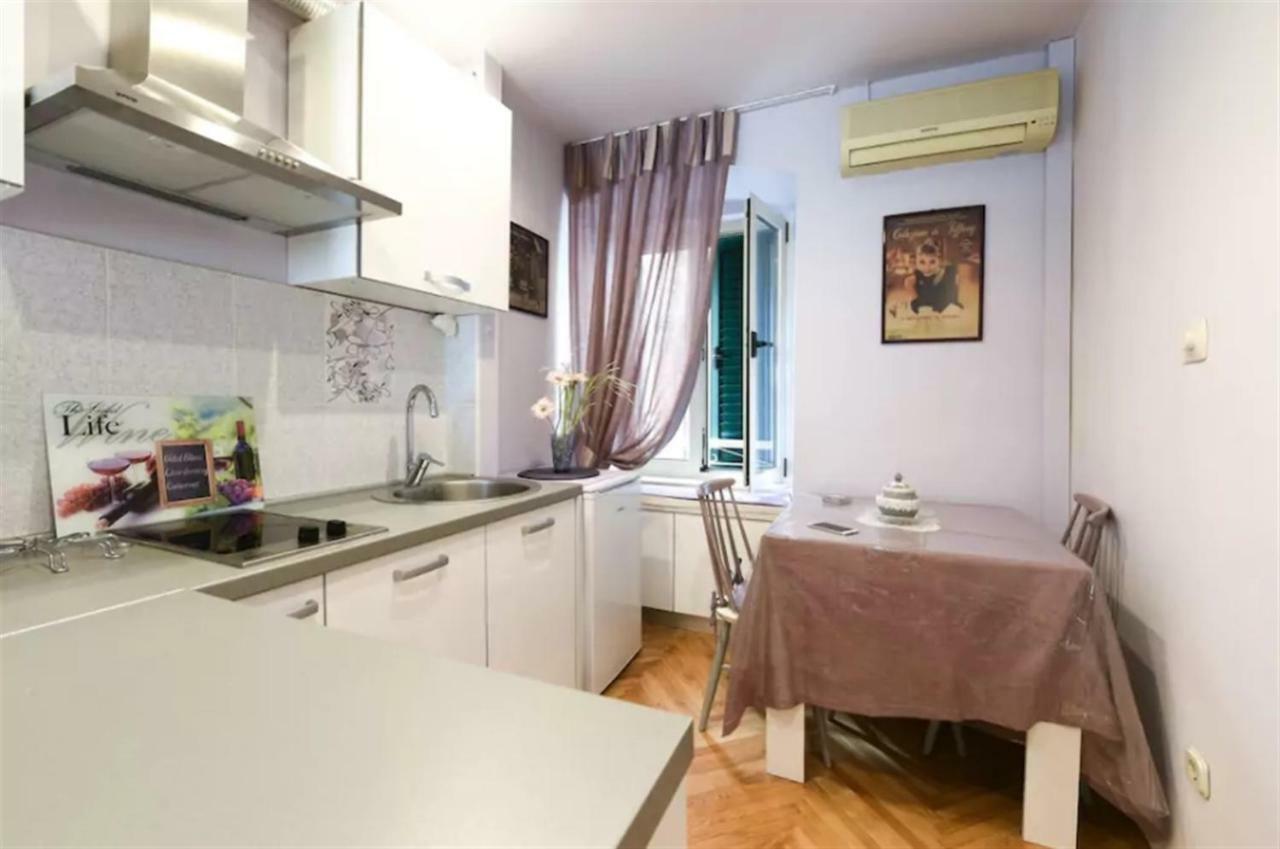 Apartment Location & Walk Score 93 With Washing Machine